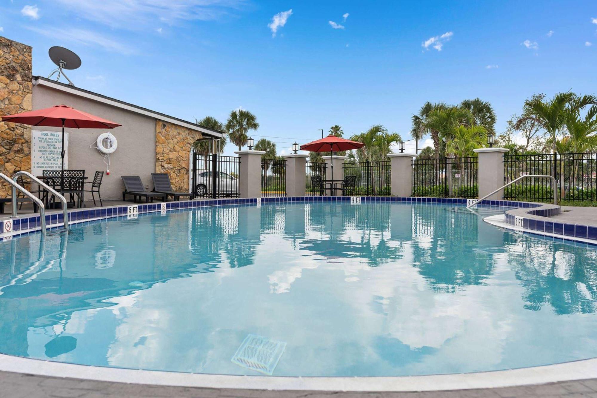 Super 8 By Wyndham Kissimmee-Orlando Ξενοδοχείο Four Corners Εξωτερικό φωτογραφία