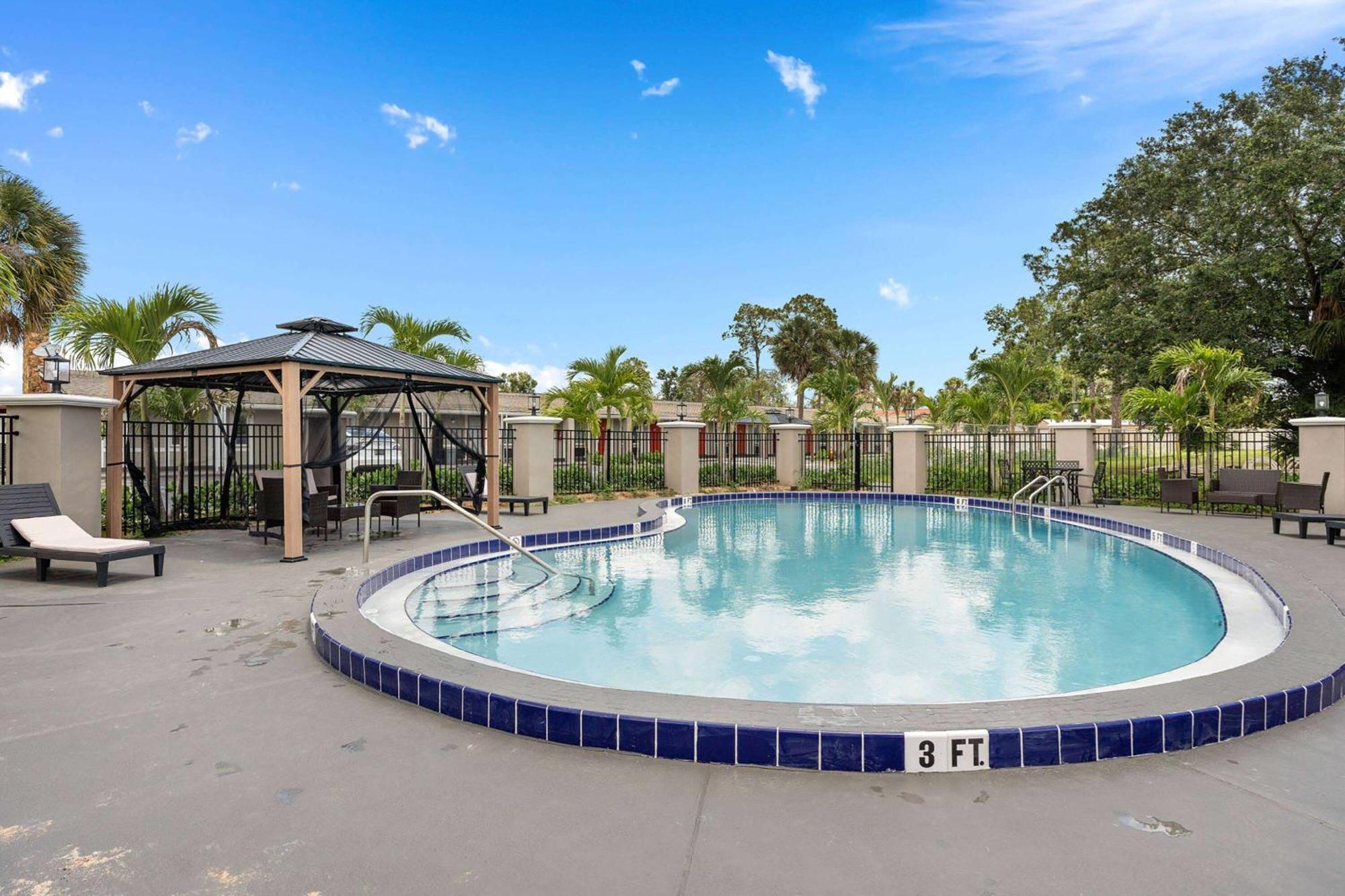 Super 8 By Wyndham Kissimmee-Orlando Ξενοδοχείο Four Corners Εξωτερικό φωτογραφία